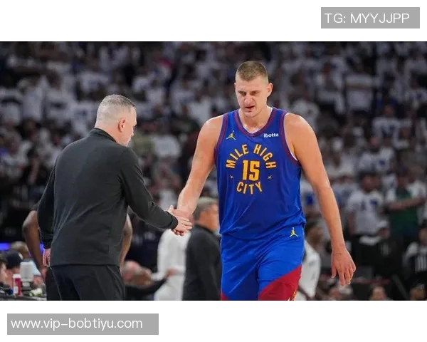 约基奇化身魔术师亚历山大与杨在费城的精彩对决