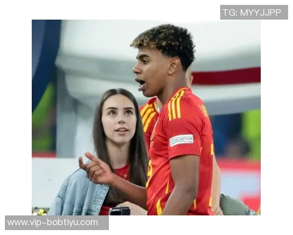 亚马尔与女友克罗地亚度假五分钟直升机之旅女友竟然晕机